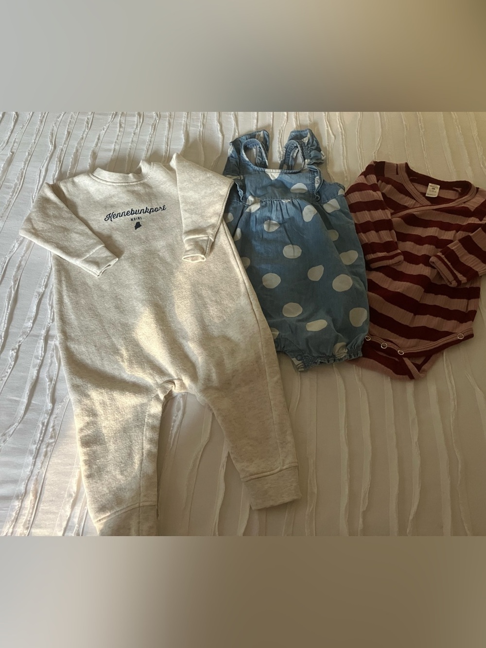KATE QUINN-CARTERS-RABBIT SKINS
“Kennebunkport,Maine” bundle of onesies